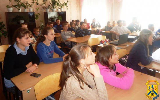 Для учнів 7-8 класів загальноосвітньої школи №3 спеціалістами міського центру соціальних служб для сім’ї, дітей та молоді був проведений соціально-профілактичний захід Для учнів 7-8 класів загальноосвітньої школи №3 спеціалістами міського центру соціальних служб для сім’ї, дітей та молоді був проведений соціально-профілактичний захід