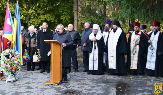 Відзначення 73-ї річниці визволення України від фашистських загарбників Відзначення 73-ї річниці визволення України від фашистських загарбників