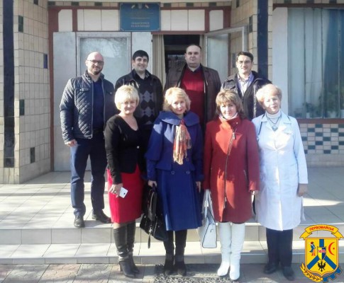 Перші кроки з реалізації гранту «Подолання наслідків конфлікту, пілотний проект з відновлення та розбудови спроможностей» Перші кроки з реалізації гранту «Подолання наслідків конфлікту, пілотний проект з відновлення та розбудови спроможностей»