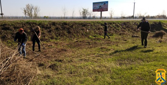 Прибирання вулиці Богопільської в районі кладовища Прибирання вулиці Богопільської в районі кладовища
