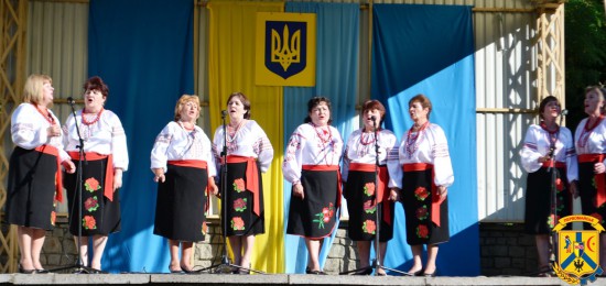 Святковий захід «Квітуй Україно, і слався в віках» Святковий захід «Квітуй Україно, і слався в віках»