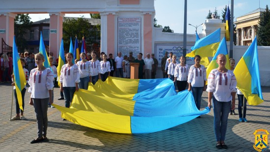 Живи незалежна і сильна, і слався, єдина, в віках! Живи незалежна і сильна, і слався, єдина, в віках!