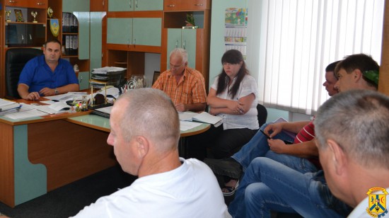 Чергова нарада з керівниками КП та працівниками управління ЖКГ Чергова нарада з керівниками КП та працівниками управління ЖКГ
