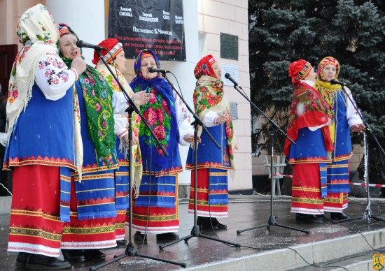 Концертно-розважальна програма «В ніч під старий Новий рік» Концертно-розважальна програма «В ніч під старий Новий рік»