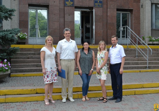 Візит комісії для придбання соціального житла для дітей сиріт Візит комісії для придбання соціального житла для дітей сиріт