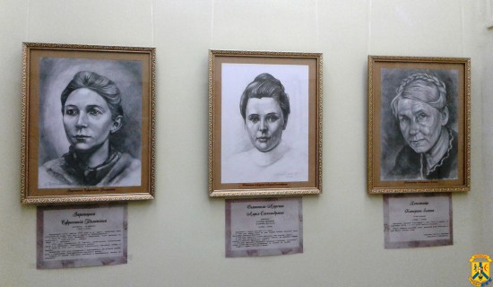 Виставка портретів «Відомі невідомі жінки Первомайщини» Виставка портретів «Відомі невідомі жінки Первомайщини»