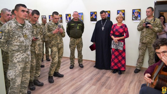 У Первомайському краєзнавчому музеї відкрили фотовиставку «Воїнства нашого звитяга…» У Первомайському краєзнавчому музеї відкрили фотовиставку «Воїнства нашого звитяга…»