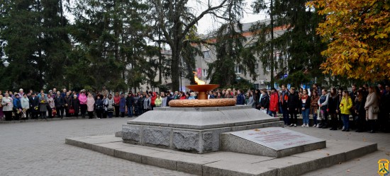 В Первомайську пройшов мітинг присвячений 75-річниці визволення України від нацистських загарбників В Первомайську пройшов мітинг присвячений 75-річниці визволення України від нацистських загарбників