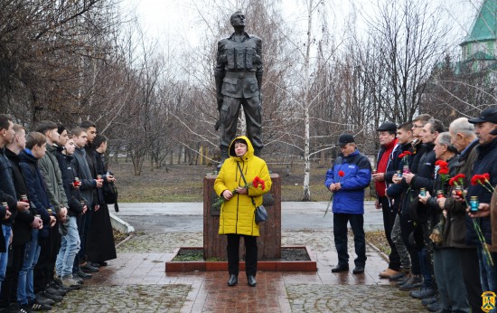 Мітинг та покладання квітів до пам’ятника воїнам-інтернаціоналістам Мітинг та покладання квітів до пам’ятника воїнам-інтернаціоналістам