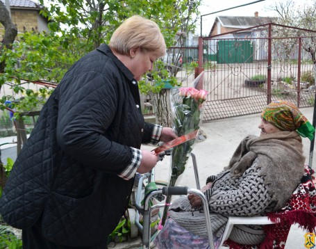Привітали довгожительку міста Первомайська Агафію Павлівну Солганенко, якій виповнився 101 рік