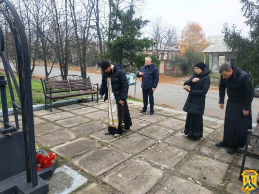Вшанували пам'ять жертв Голодомору Вшанували пам'ять жертв Голодомору