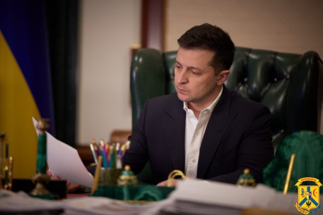 Тарифи на тепло й гарячу воду на місцях не мають підвищуватися – Володимир Зеленський Тарифи на тепло й гарячу воду на місцях не мають підвищуватися – Володимир Зеленський