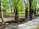 В Первомайську тривають роботи з упорядкування після зими зелених зон, територій парків і скверів