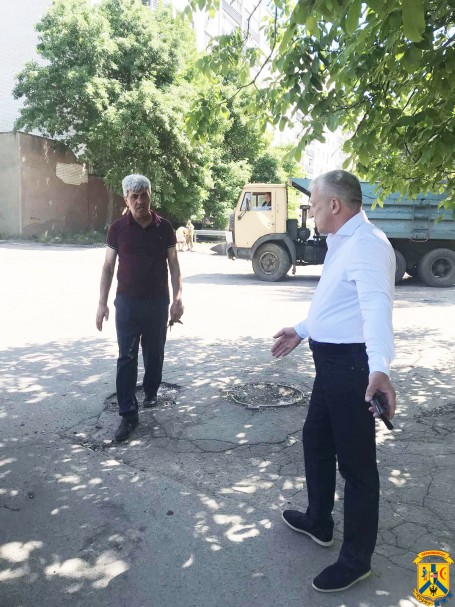 Міський голова Олег Демченко проінспектував ремонтні роботи дорожнього покриття  