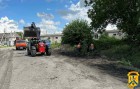 За сприяння міської ради та з допомогою ФОП «Саакян» здійснюється ремонт дороги по вулиці Перемоги у селі Кінецьпіль.