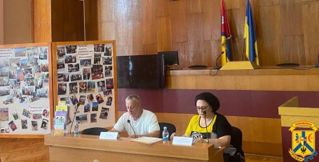 15 липня 2024 року, у сесійній залі Виконавчого комітету Первомайської міської ради відбулась прес-конференція, щодо популяризації та розвитку сімейного патронату в громаді
