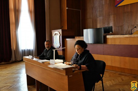 26 лютого 2025 року, у Виконавчому комітеті Первомайської міської ради, під головуванням заступника міського голови Володимира Рябченка, відбулось чергове засідання комісії з питань захисту прав дитини