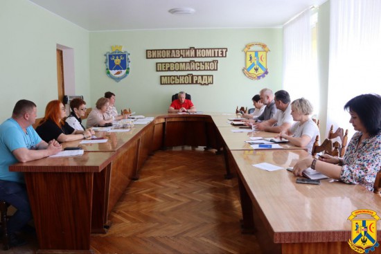 10 червня 2025 року у малій залі міської ради відбулася робоча зустріч представників виконавчих органів Первомайської міської ради з перевізниками, що здійснюють пасажирські перевезення в межах громади 10 червня 2025 року у малій залі міської ради відбулася робоча зустріч представників виконавчих органів Первомайської міської ради з перевізниками, що здійснюють пасажирські перевезення в межах громади