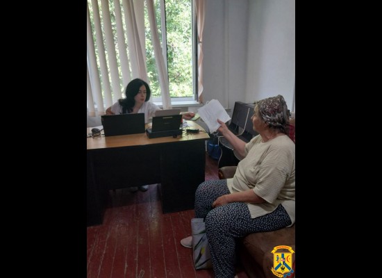 Протягом поточного тижня мобільна команда адміністраторів ЦНАП відвідала села Грушівка та Кінецьпіль Протягом поточного тижня мобільна команда адміністраторів ЦНАП відвідала села Грушівка та Кінецьпіль