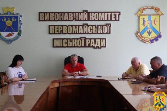 21 липня 2025 року у Первомайській громаді стартував новий робочий тиждень із традиційної ранкової наради, яку провів очільник громади Олег Демченко