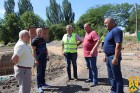 23 липня 2025 року очільник Первомайської міської територіальної громади Олег Демченко із колегами відвідали важливий інфраструктурний об’єкт — будівництво нової лінії очисних споруд водопостачання по вулиці Павла Поповича, 123-а