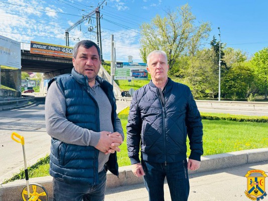 У Первомайській громаді продовжується відновлення дорожньої інфраструктури &mdash; роботи тривають безперервно, зокрема і у вихідні дні