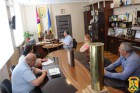  26 травня 2026 року очільник Первомайської міської територіальної громади Олег Демченко провів робочу зустріч із представниками комісії з питань перевірки дотримання чинного законодавства у сфері поводження з домашніми тваринами