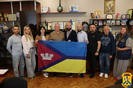 30 травня 2026 року в Первомайській громаді відбулася робоча зустріч очільника громади Олега Демченка з представниками та керівником благодійного фонду &laquo;Solidarity&raquo; Арденом Матьйо-Марі