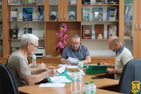 23 липня 2026 року було заплановано проведення двох засідань постійних депутатських комісій