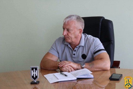 28 липня 2026 року очільник Первомайської міської територіальної громади Олег Демченко провів робочу зустріч із представниками української молодіжної громадської організації &laquo;Центурія&raquo;